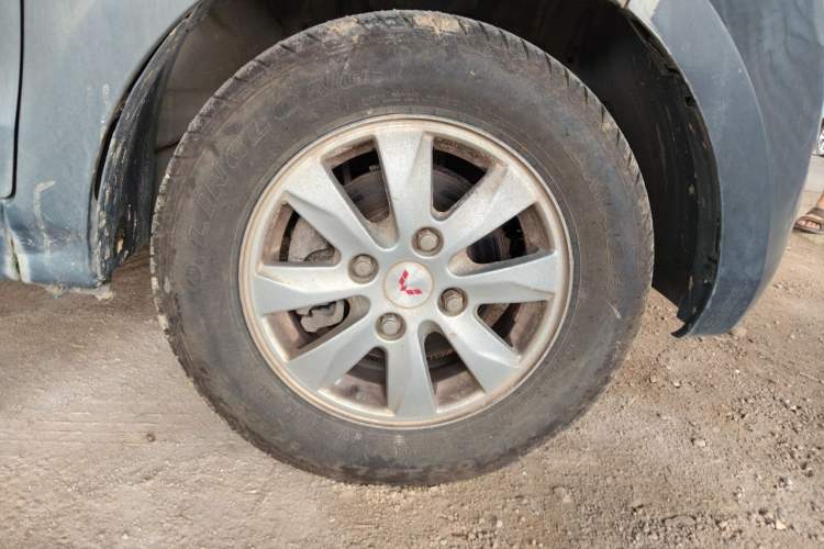 Used Wuling Hongguang 2014 1.5L Base Version Right Front Wheel Hub
