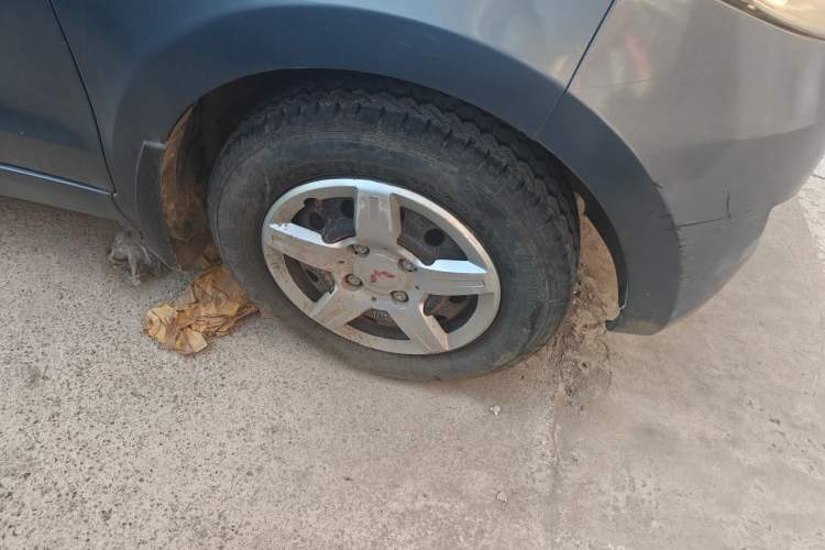 Used Wuling Hongguang 2014 1.2L Base Model China IV Right Front Wheel Hub