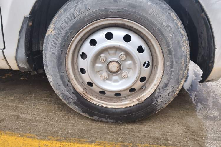 Used Wuling Hongguang 2014 1.2L Base Model China IV Right Front Wheel Hub