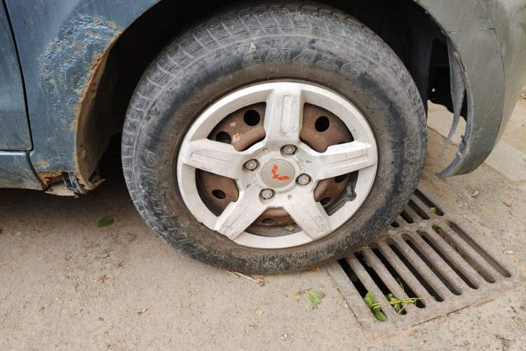 Used Wuling Hongguang 2014 1.2L Base Model China IV Right Front Wheel Hub