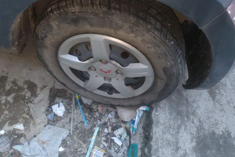 Used Wuling Hongguang 2014 1.5L Base Version Right Front Wheel Hub