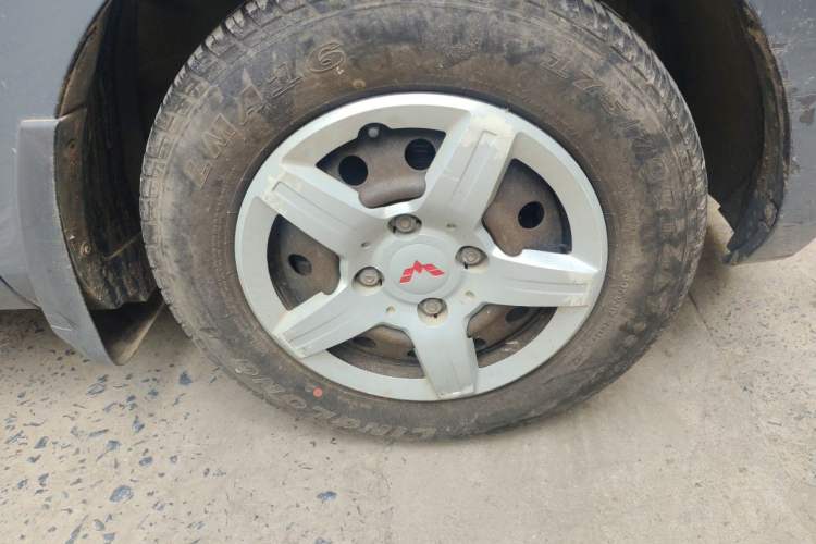 Used Wuling Hongguang 2014 1.2L Base Model China IV Right Front Wheel Hub