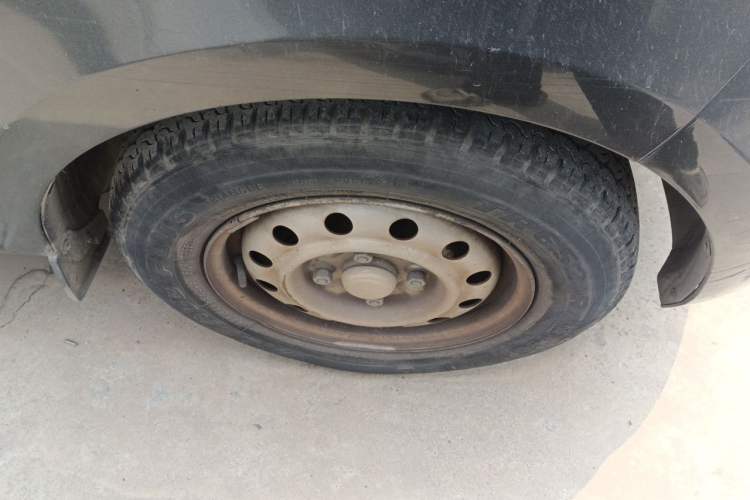 Used Wuling Hongguang 2014 1.2L Base Model China IV Right Front Wheel Hub