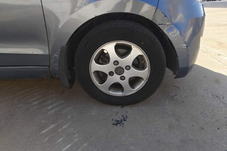 Used Wuling Hongguang 2014 1.2L Standard Model China IV Right Front Wheel Hub