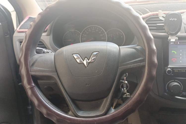 Used Wuling Hongguang 2014 1.2L Standard Model China IV Steering Wheel