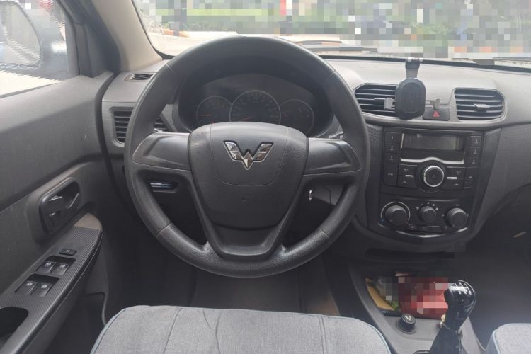 Used Wuling Hongguang 2014 1.5L S Standard Version Steering Wheel