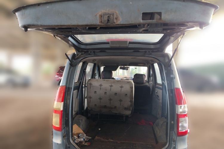 Used Wuling Hongguang 2014 1.5L Base Version Trunk