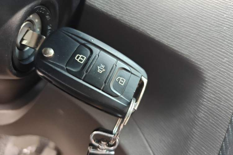 Used Wuling Hongguang 2014 1.5L S Standard Version Vehicle Key