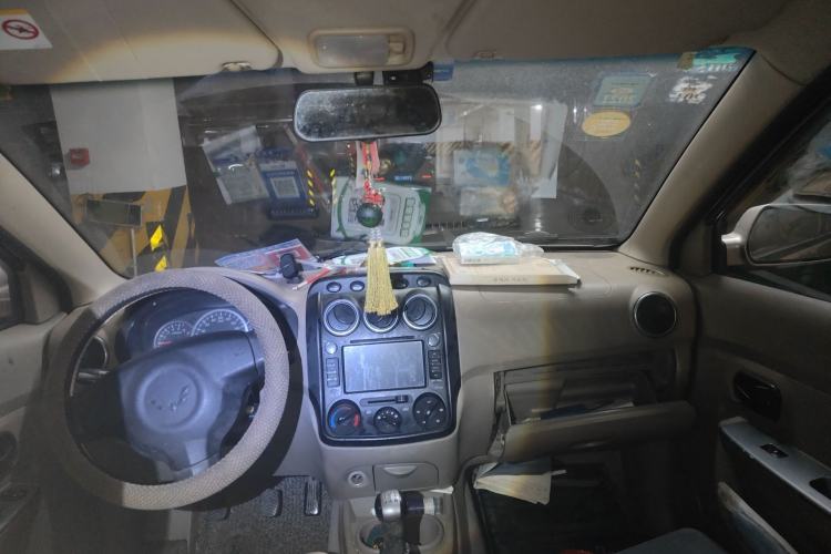 Used Wuling Hongguang 2014 1.2L Standard Model China IV Center Console