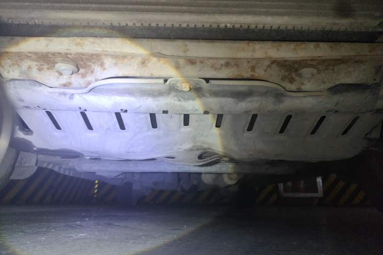 Used Wuling Hongguang 2014 1.2L Standard Model China IV Chassis Front