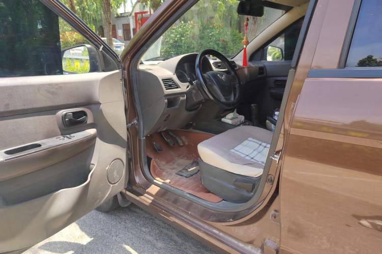 Used Wuling Hongguang 2014 1.5L Base Version Driver Seat
