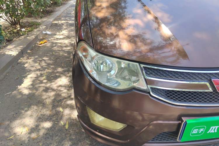 Used Wuling Hongguang 2014 1.5L Base Version Right Front Headlight