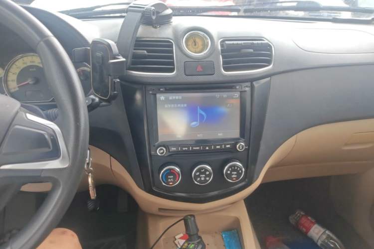 Used Wuling Hongguang 2014 1.5L S Comfort Model Audio And AC Panel