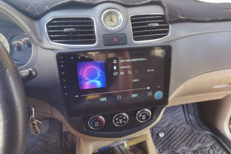 Used Wuling Hongguang 2014 1.5L S Comfort Model Audio And AC Panel