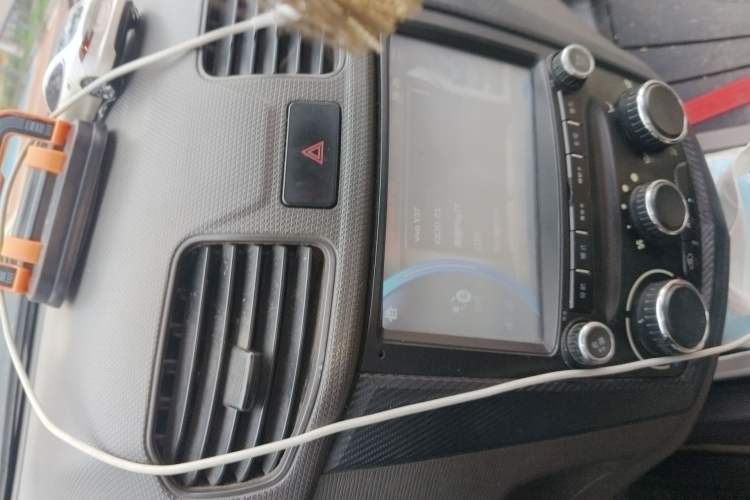 Used Wuling Hongguang 2014 1.5L S Standard Version Audio And AC Panel