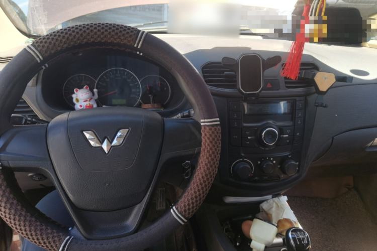 Used Wuling Hongguang 2014 1.2L Base Model China IV Center Console