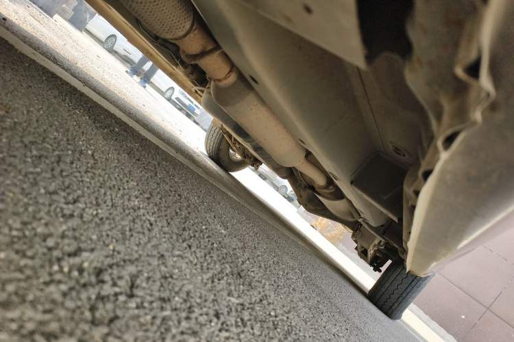 Used Wuling Hongguang 2014 1.5L S Standard Version Chassis Front Left