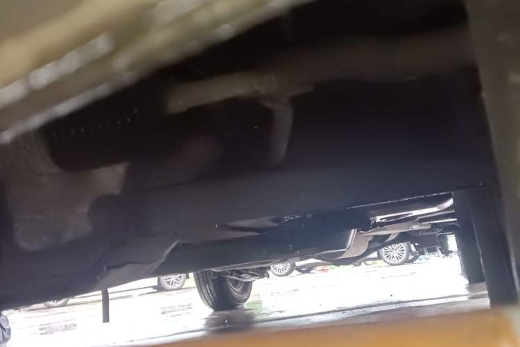 Used Wuling Hongguang 2014 1.5L S Standard Version Chassis Front Left