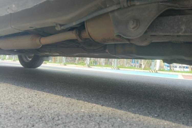 Used Wuling Hongguang 2014 1.5L S Standard Version Chassis Rear Left