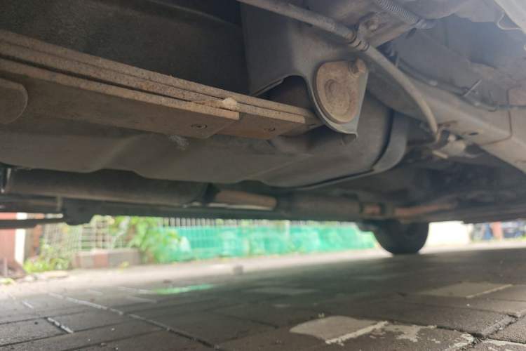 Used Wuling Hongguang 2014 1.5L Base Version Chassis Rear Right