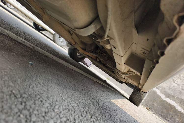 Used Wuling Hongguang 2014 1.5L S Standard Version Chassis Rear Right