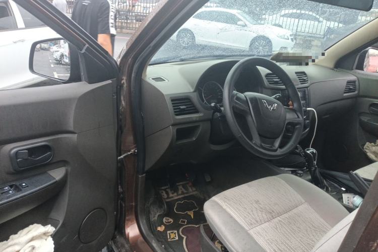 Used Wuling Hongguang 2014 1.2L Base Model China IV Driver Seat