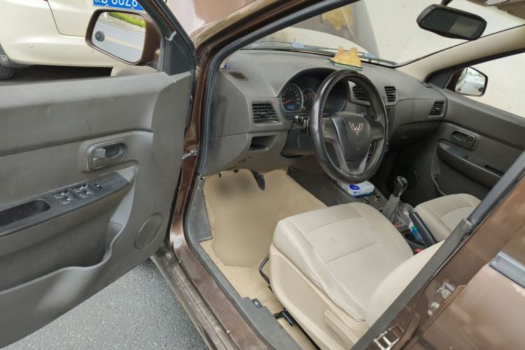 Used Wuling Hongguang 2014 1.2L S Standard Version China IV Standard Driver Seat