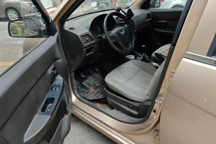 Used Wuling Hongguang 2014 1.5L Base Version Driver Seat