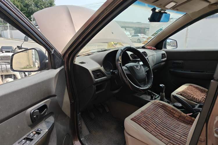 Used Wuling Hongguang 2014 1.5L S Standard Version Driver Seat