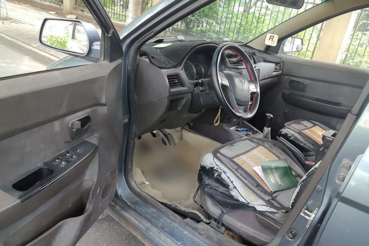 Used Wuling Hongguang 2014 1.5L Standard Version Driver Seat