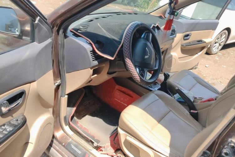Used Wuling Hongguang 2014 1.5L S Luxury Model Driver Seat