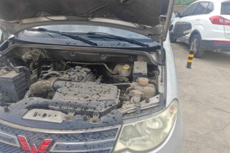 Used Wuling Hongguang 2014 1.5L S Comfort Model Engine Bay Left