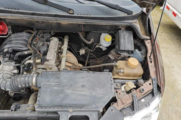 Used Wuling Hongguang 2014 1.2L Base Model China IV Engine Bay Left