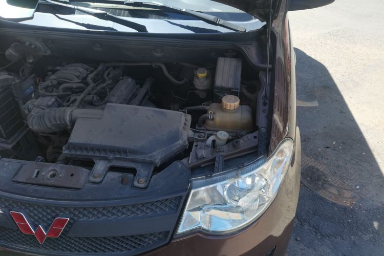 Used Wuling Hongguang 2014 1.2L Base Model China IV Engine Bay Left
