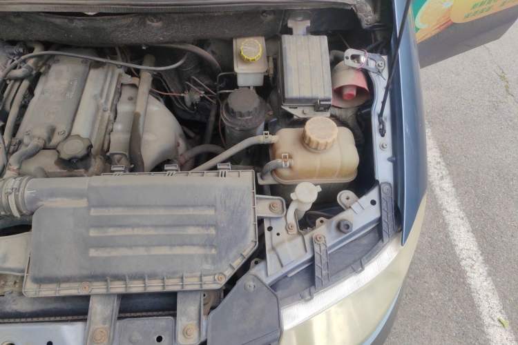 Used Wuling Hongguang 2014 1.2L Base Model China IV Engine Bay Left