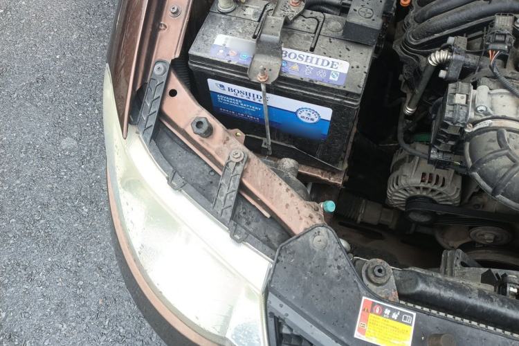 Used Wuling Hongguang 2014 1.2L Base Model China IV Engine Bay Right