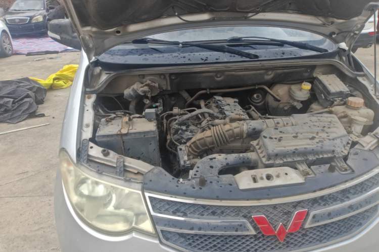 Used Wuling Hongguang 2014 1.5L S Comfort Model Engine Bay Right
