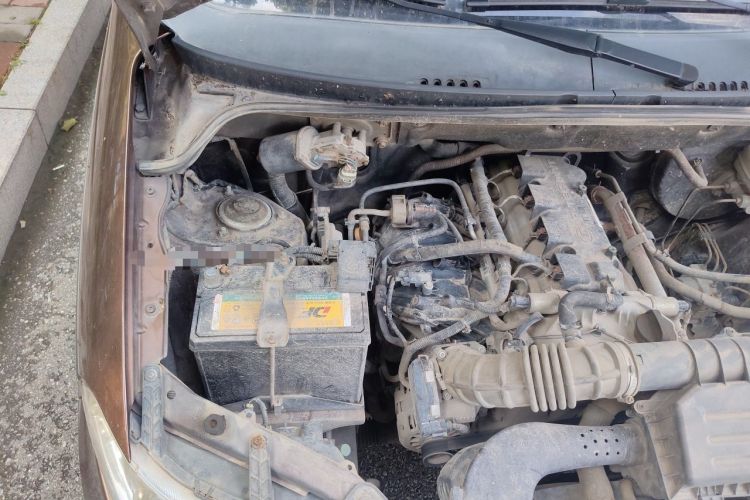 Used Wuling Hongguang 2014 1.5L S Comfort Model Engine Bay Right