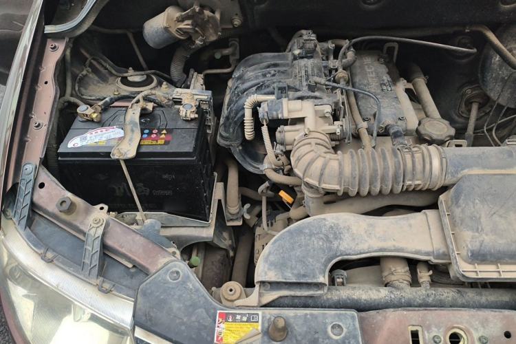 Used Wuling Hongguang 2014 1.2L S Comfort Model China IV Engine Bay Right