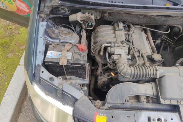 Used Wuling Hongguang 2014 1.2L Base Model China IV Engine Bay Right