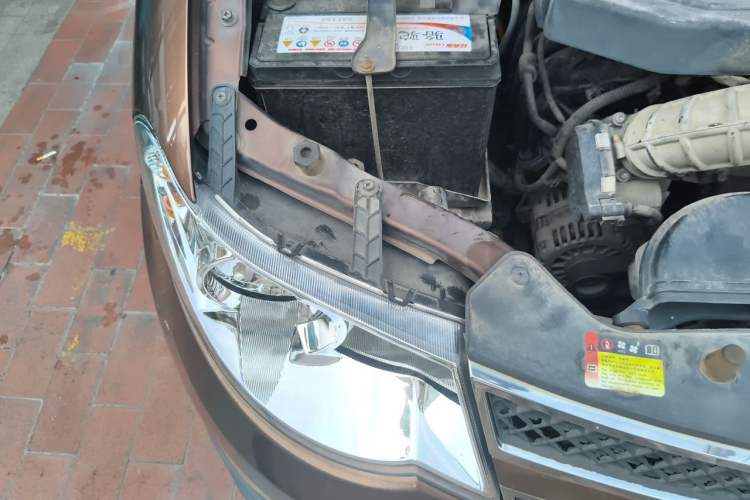 Used Wuling Hongguang 2014 1.5L S Comfort Model Engine Bay Right