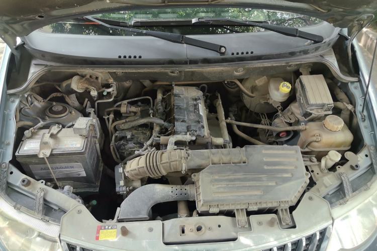 Used Wuling Hongguang 2014 1.5L Standard Version Engine Bay