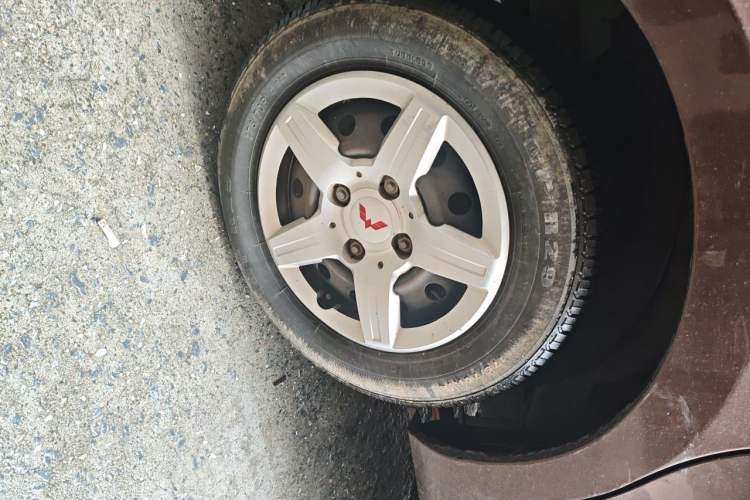 Used Wuling Hongguang 2014 1.5L S Standard Version Exterior 1