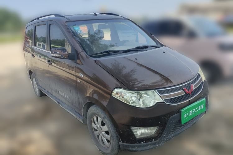 Used Wuling Hongguang 2014 1.5L S Comfort Model Front Right 45 Deg