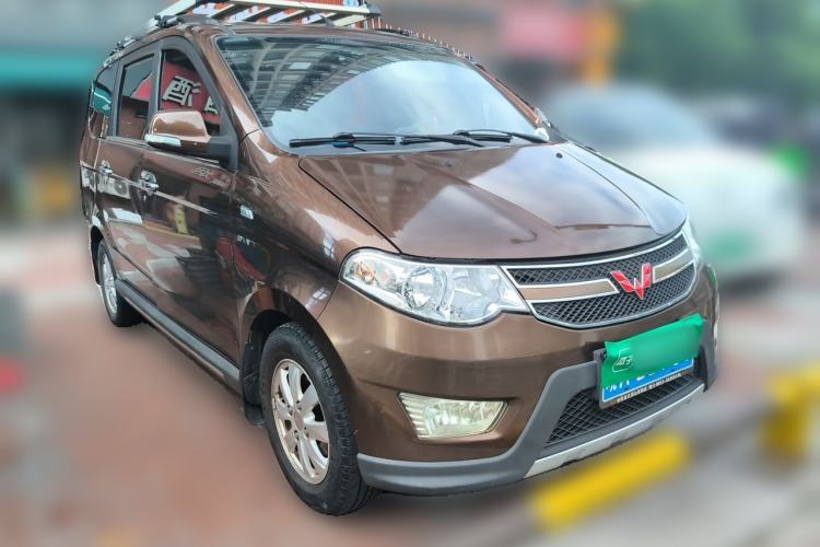 Used Wuling Hongguang 2014 1.5L S Comfort Model Front Right 45 Deg
