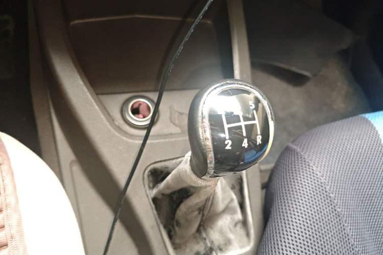 Used Wuling Hongguang 2014 1.5L S Standard Version Gear Lever