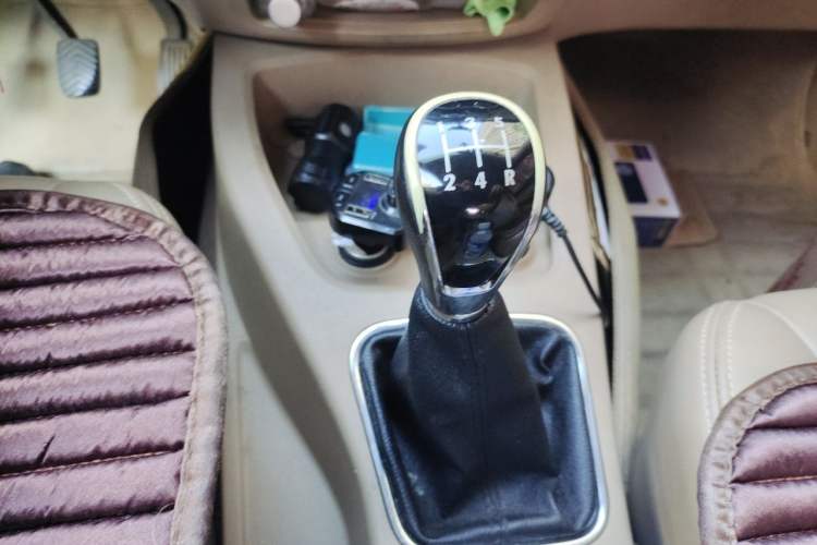Used Wuling Hongguang 2014 1.5L S Standard Version Gear Lever
