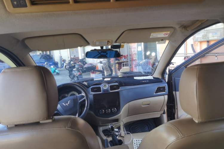 Used Wuling Hongguang 2014 1.5L S Comfort Model Headliner
