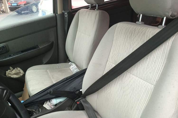 Used Wuling Hongguang 2014 1.2L Base Model China IV Left Front Seat