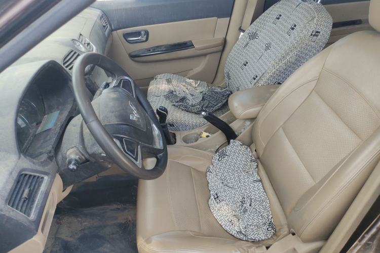 Used Wuling Hongguang 2014 1.5L S Comfort Model Left Front Seat